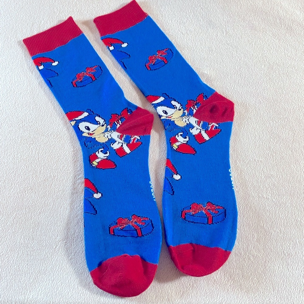 Sonic the Hedgehog Christmas Crew Sox, Adult, size 10-13 by Sega.  Unisex, NWOT